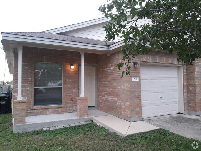 Building Photo - Three Bedroom Duplex Close to Taylor's Sam... Rental