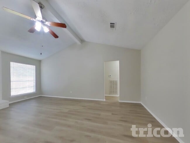 Photo - 4511 Burkegate Dr