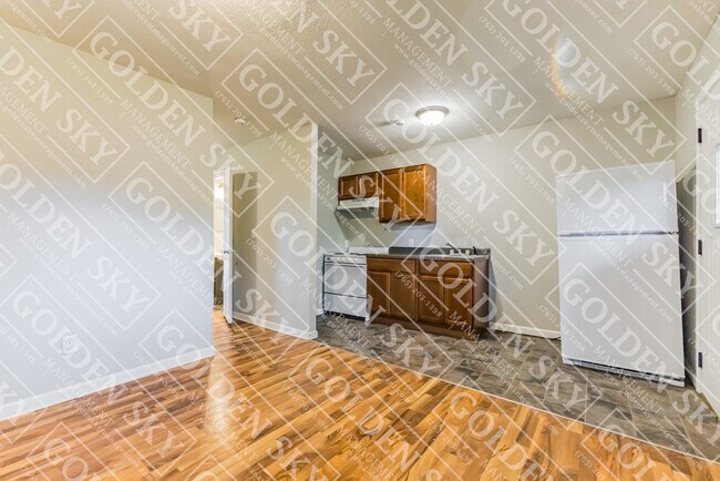Photo - 2404 State St Unit 4