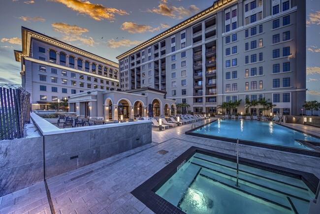 Building Photo - The Reserve at the Plaza Rental