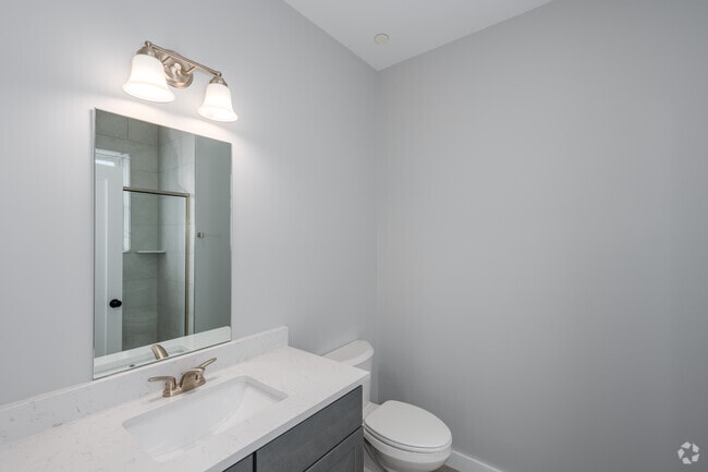2BR, 2BA - 1,031SF - Primary Bathroom