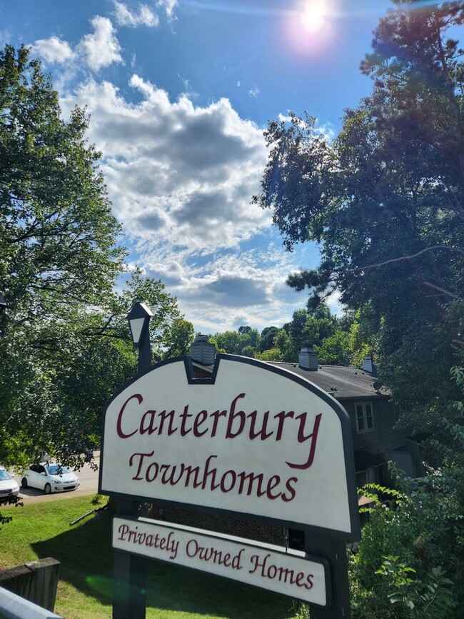 Canterbury Townhomes - Canterbury Townhomes Unit 108 Chaucer Ct