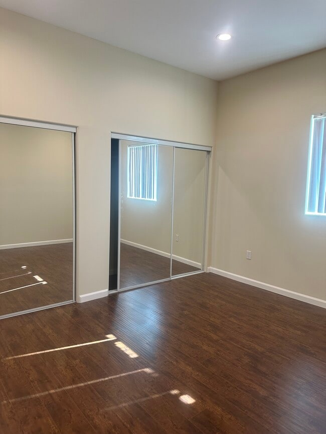 Building Photo - 14233 Tiara St Unit 3