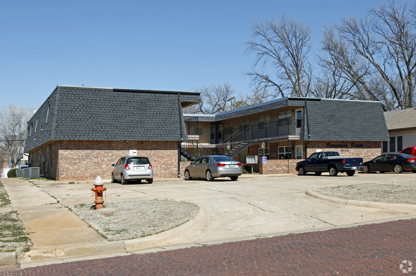 Photo - Cimarron Courts Apartments