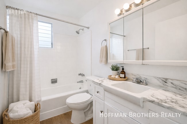 Photo - 7171 Lexington Ave Unidad 9