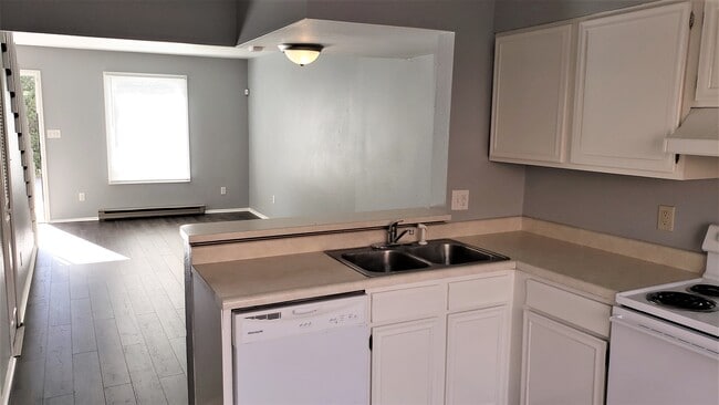 Photo - 1922 N Salem Ave