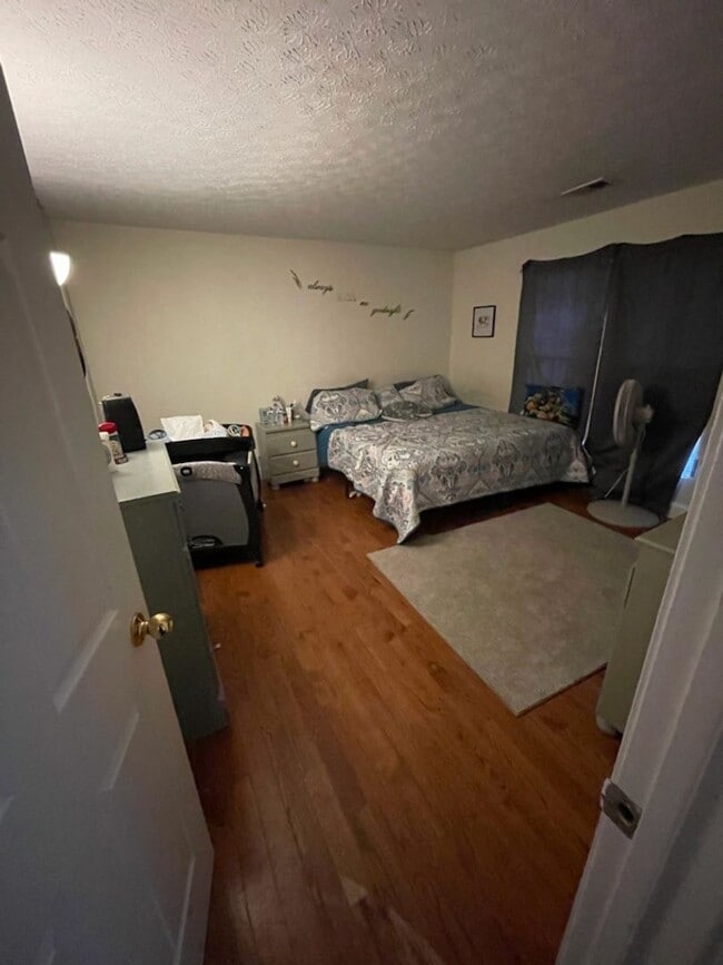 Photo - Cozy 2 bed unit available!