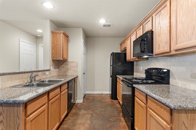 Photo - 16940 W Juneau St