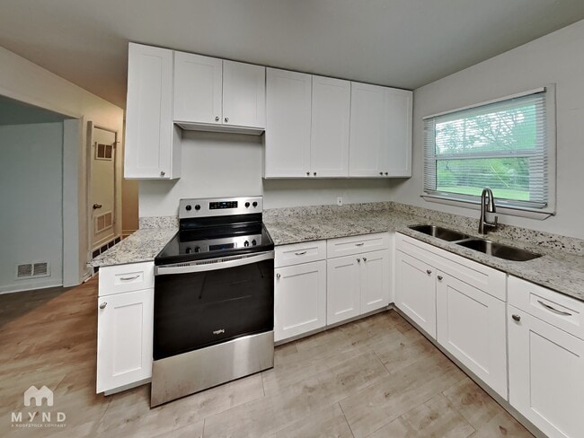 Photo - 604 Globe Ave