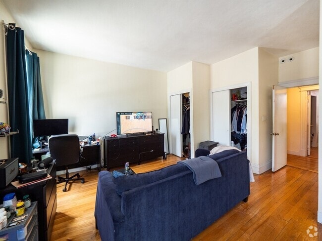 Building Photo - 489 Boylston St Unit 2 Rental