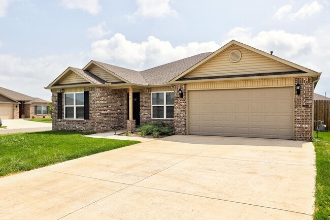 Building Photo - Charming 4-Bedroom Home on a Corner Lot in Newcastle, OK!