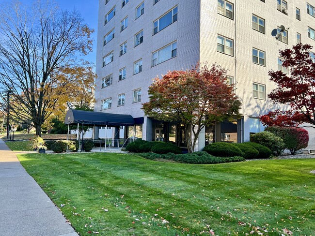 Photo - 887 Farmington Ave Condo Unit 1A