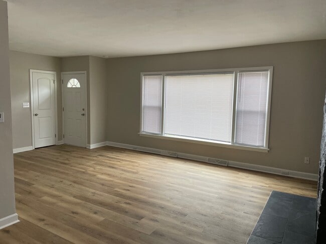 Photo - 1066 Northview Dr