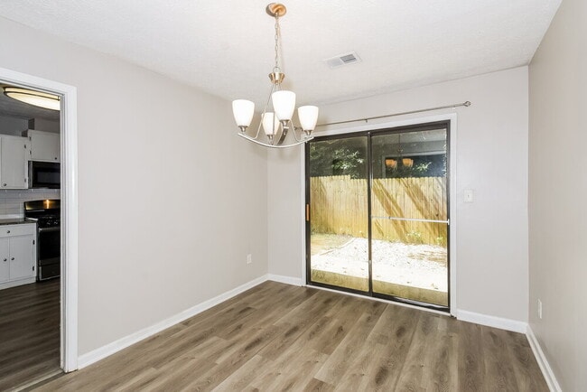 Photo - 440 Creekside Ct