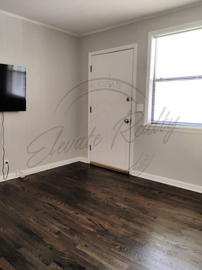 Photo - Charming Two Bedroom in Triplex in Goodlettsville!