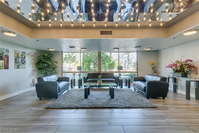 Photo - 205 E Harmon Ave Unidad 1003