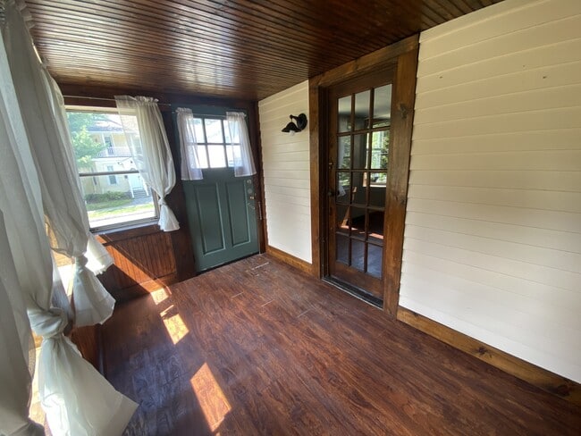 Photo - 223 Gregory St