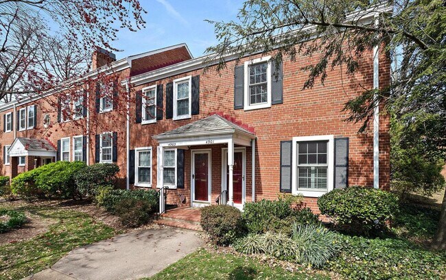 Desirable Fairlington Neighborhood - 4901 29th Rd S