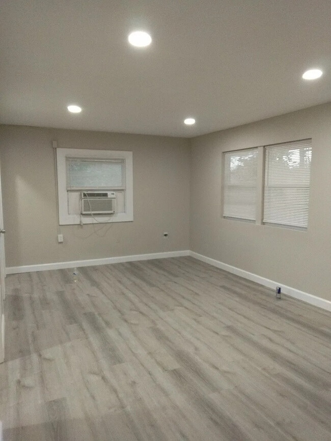 Photo - 379 W Outer Dr Unidad 379