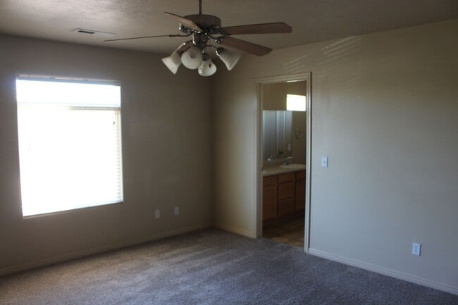 Photo - Fox Cove Unit