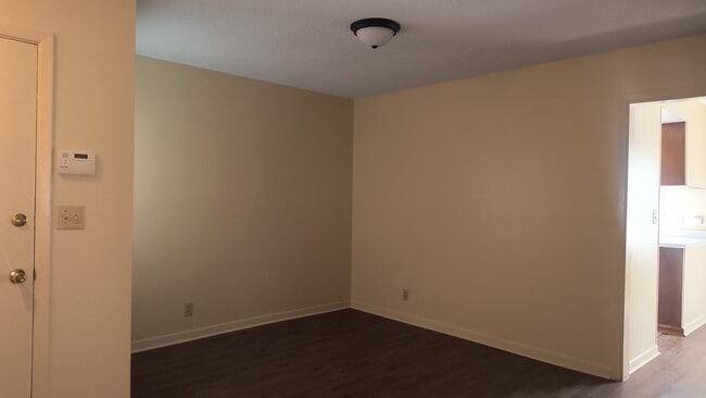 Photo - 2800 S Taft St