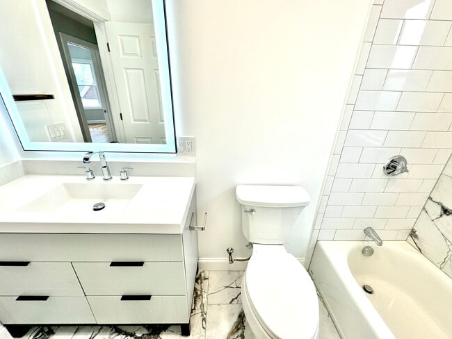 Photo - 190 Hillside St Unit 2