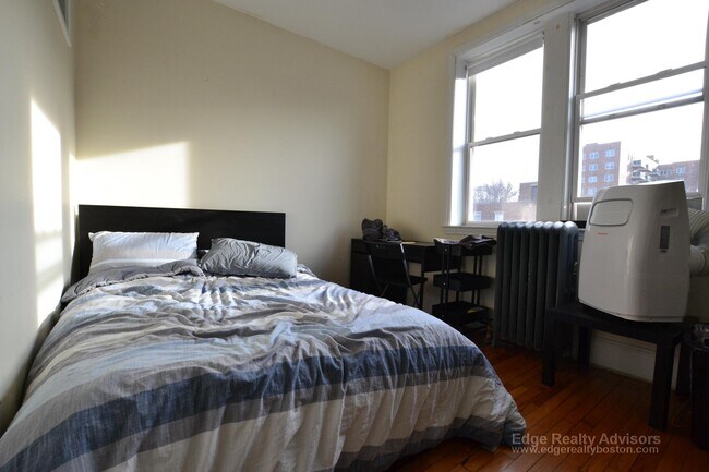 Photo - 150 Amory St Unit 2