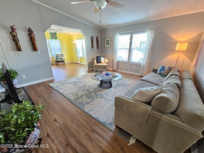 Photo - 135 Blue Jay Ln