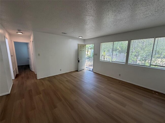 Photo - 704 Osage Dr