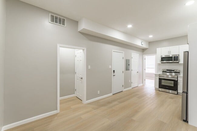 Photo - 2827 W Girard Ave Unit 1