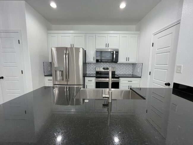 Photo - 3307 Collin St