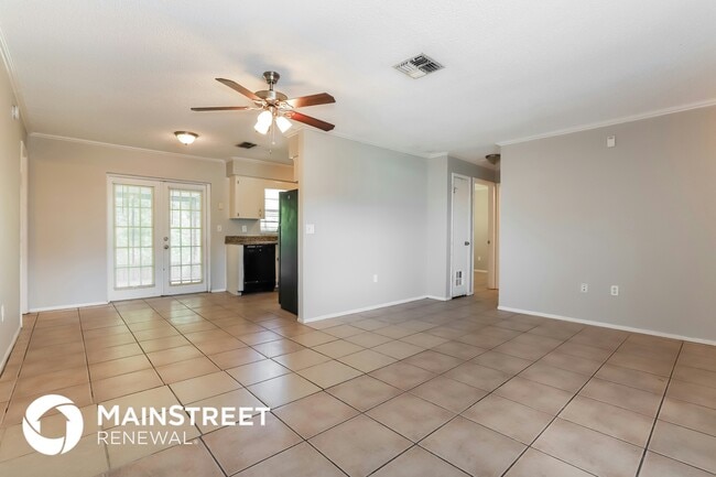 Photo - 6213 Doe Cir E