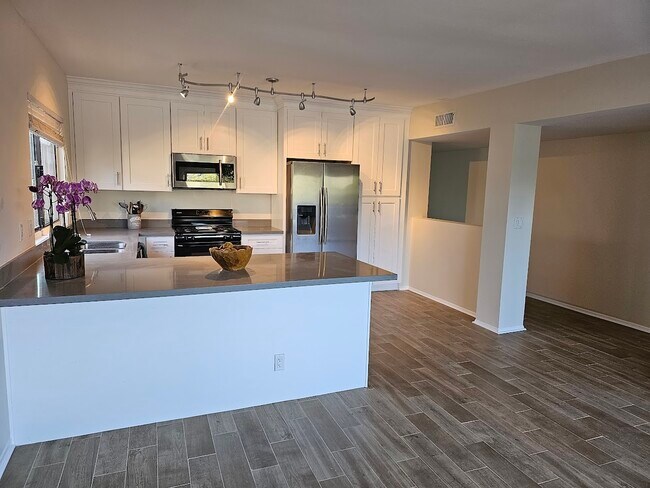 Kithen - 4241 Freedom Dr Unidad 401