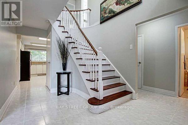 Photo - 10 Blenheim Dr