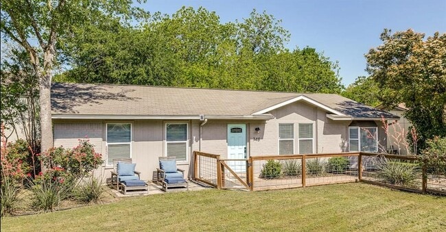 Photo - 748 Wales Way