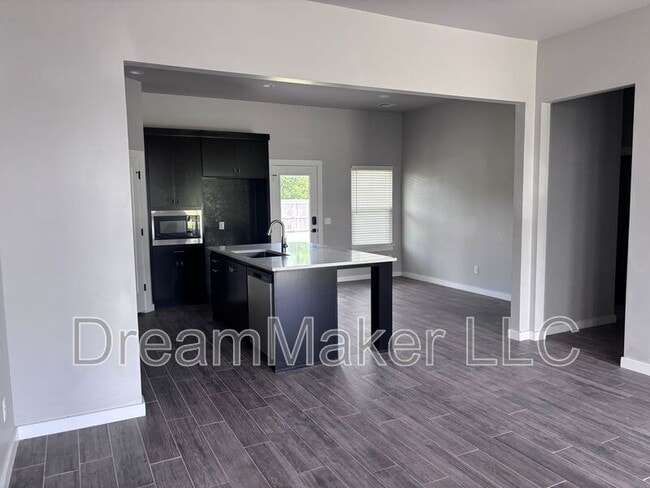 Photo - 993 Flowers Dr