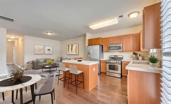 Photo - Fantastic 2 Bedroom 2.5 Bath Near UNR!