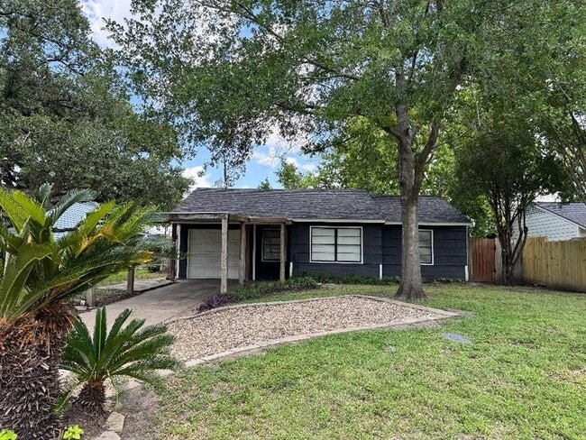 Photo - 7006 Jalna St House