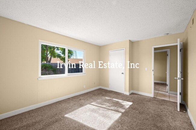 Photo - 3 Bedrom and 2 bath Single story homein a cl-de-sac
