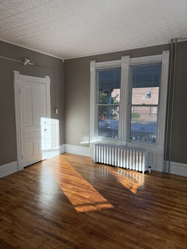 823 Virginia Ave