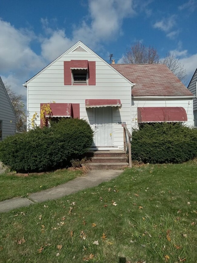 Building Photo - Cozy 3 Bedroom Home