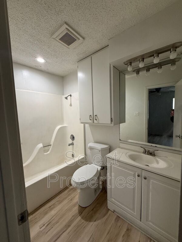 Photo - 1618 W Matthews Ave Unidad A