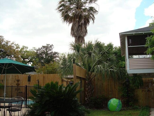 Photo - 1566 Dauphin St Unit Webb Carriage House