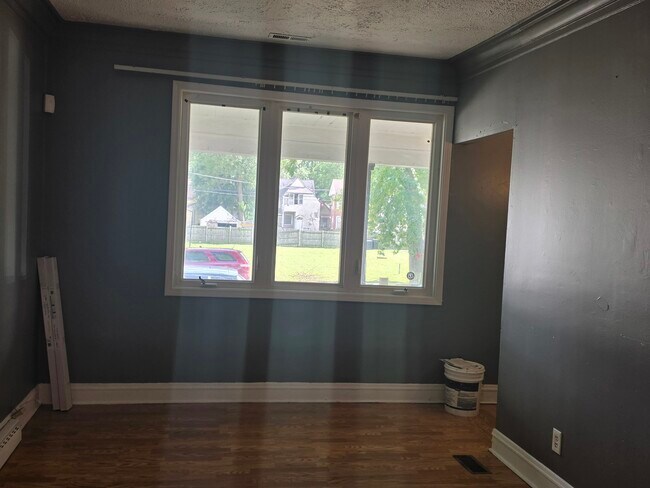 232 W 111th Pl