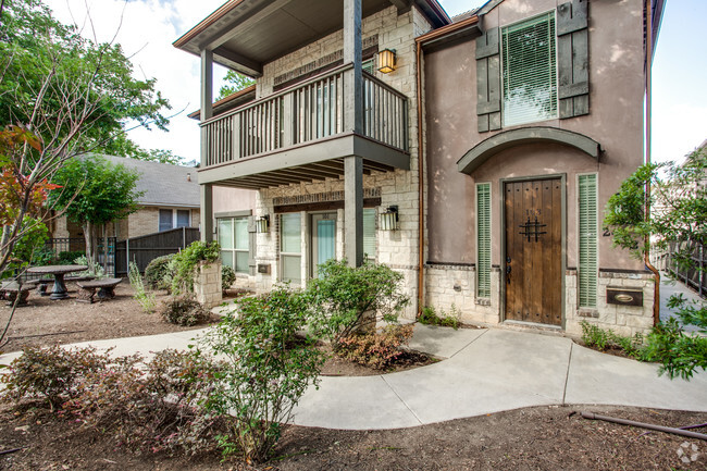 Building Photo - 2733 Lubbock Ave Rental