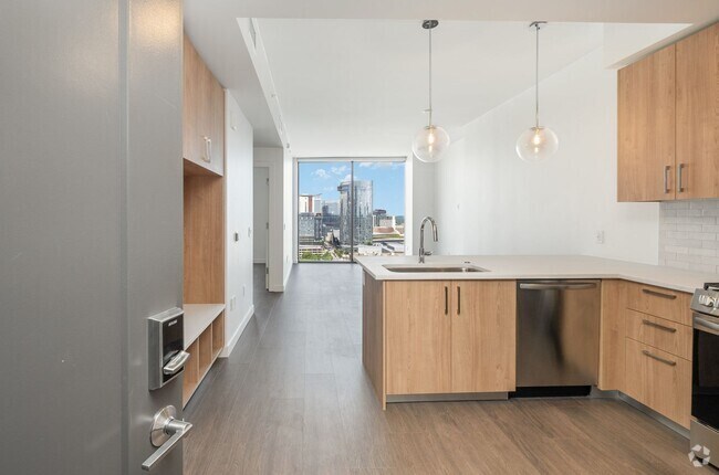 Building Photo - Luxury 1-Bedroom Condo in The Pullman – Do...