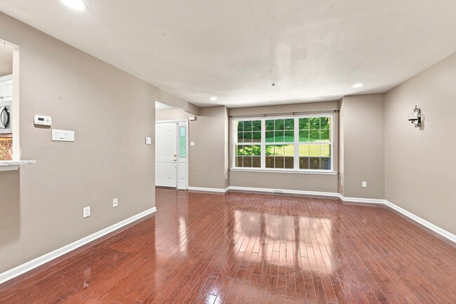 Photo - 278 Flagstone Rd
