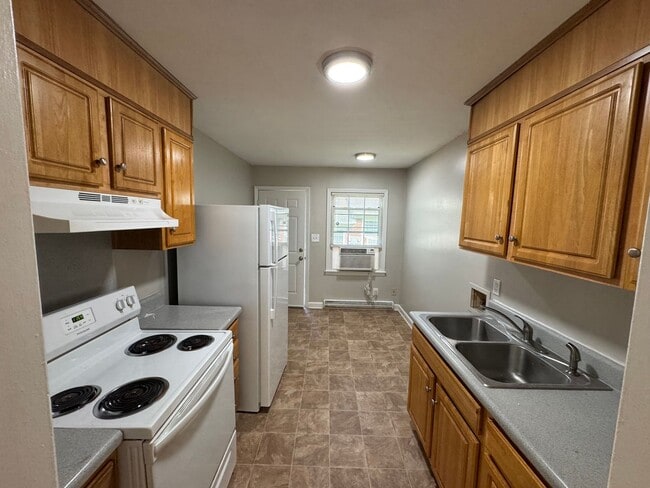 Photo - 3432 Washburn Ave