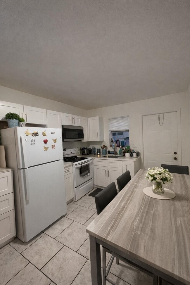 Photo - 4130 SW 20th St