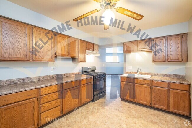 Building Photo - 2645 S Kinnickinnic Ave Rental